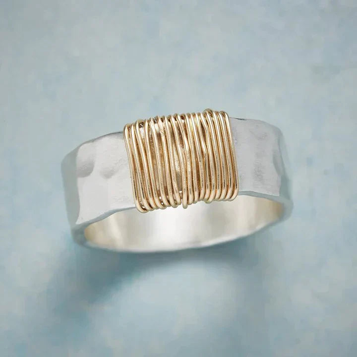 Antique Golden Threads Ring | White Gold 0