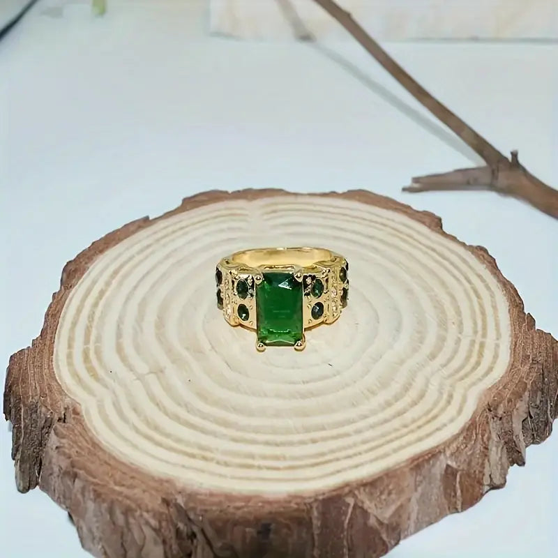 Averine Virdara Ring | Gold 4