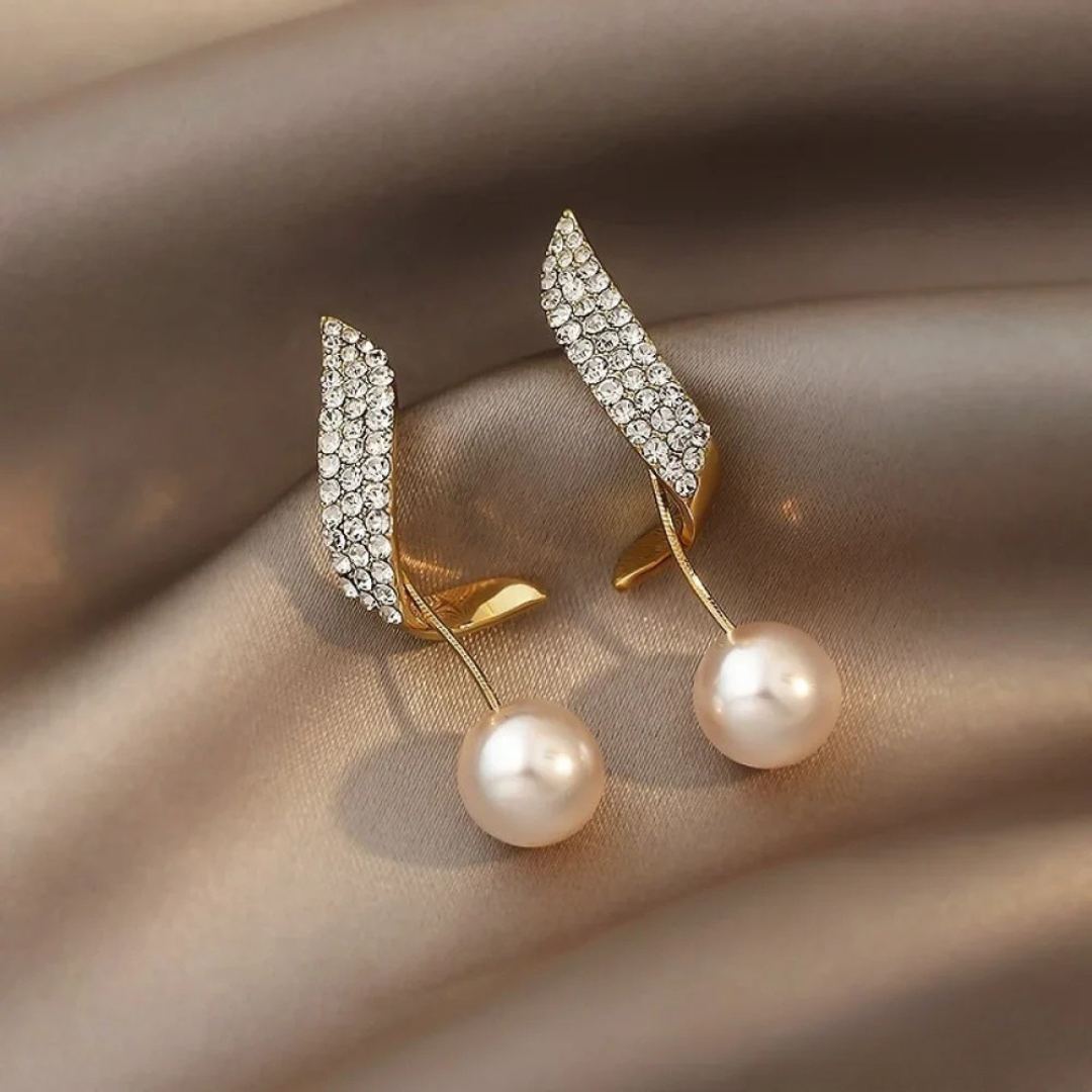 Chic Gold Pearl Drop Earrings | Gold 2