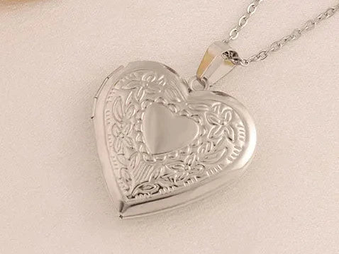 Elegant Gold Heart Photo Locket Necklace | Gold 0