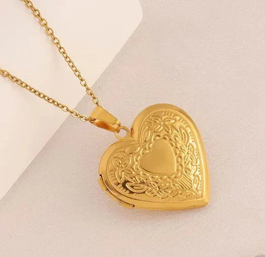Elegant Gold Heart Photo Locket Necklace | Gold 7