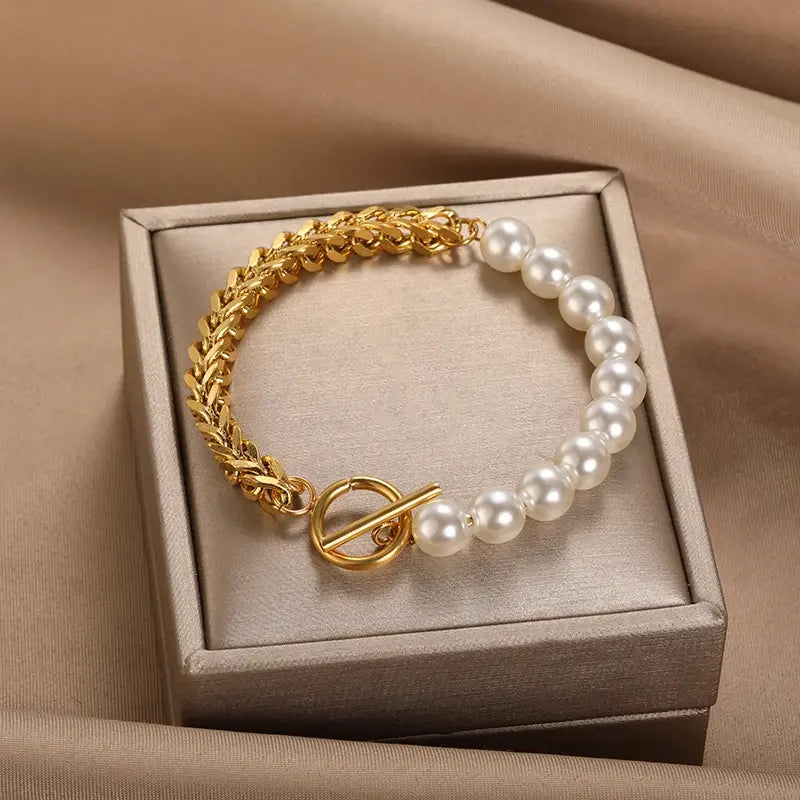Elegant Gold and Pearl Bracelet | Gold 0