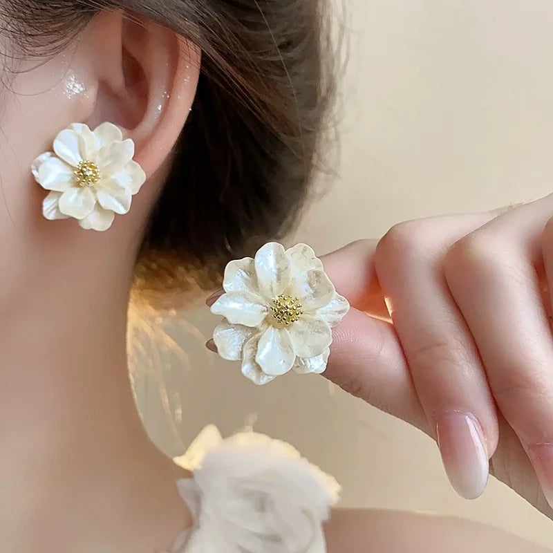 Floral Stud Earrings | Acrylic 1