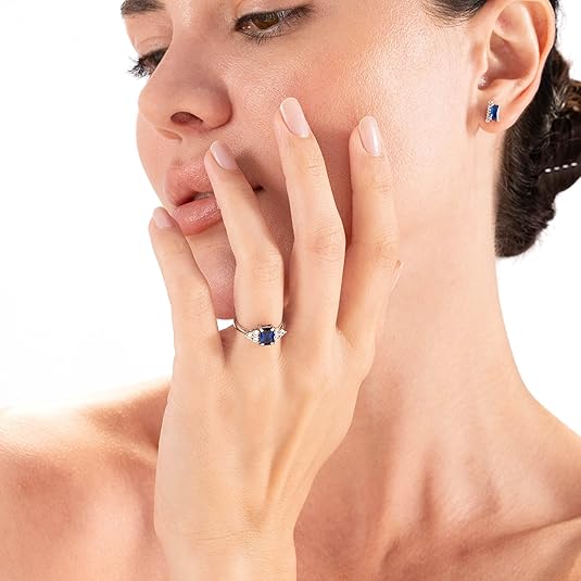 Octagon Cut Sapphire Ring | White Gold 1