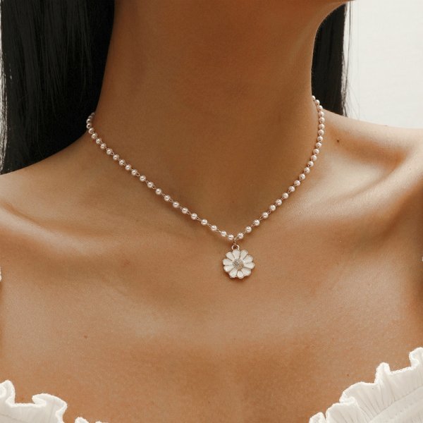 Pearl Daisy Pendant Necklace | Pearl 0