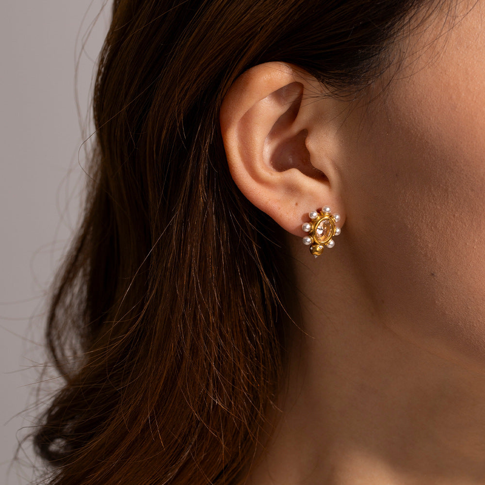 Sophisticated Gold Pearl Earrings | Gold 1