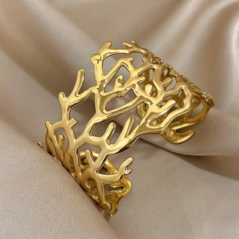 Vintage Golden Floral Hollow Bracelet | Gold 0