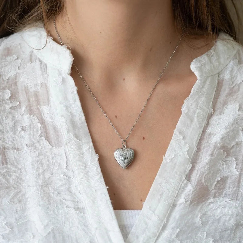 Vintage Heart Embossed Photo Locket Necklace | Silver 2